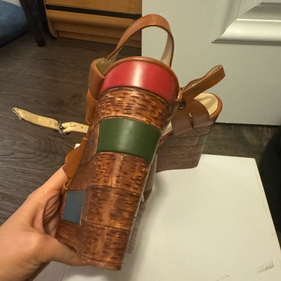 Tan wedges - Picture 5 of 8